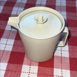 Vintage Tupperware Cream Pitcher with Lid 1414-16